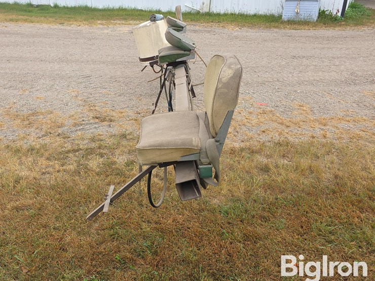 3--pt-4-person-ride-on-sprayer-bar-image-8