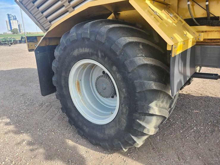 2018-agchem-9300b-terragator-image-35