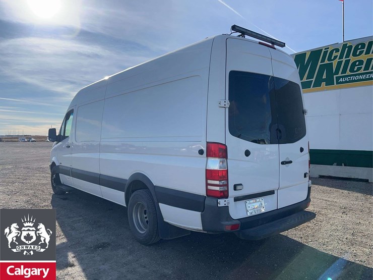 2010-mercedes-benz-sprinter-3500-image-3