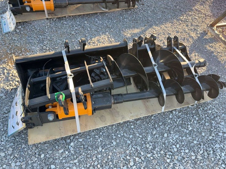 future-qty-(8)-excavator-attachment-image-1