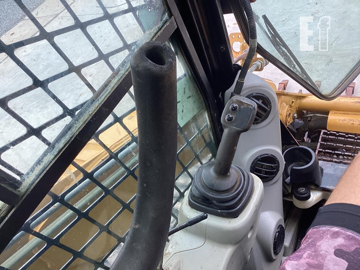 2011-caterpillar-279c-image-14