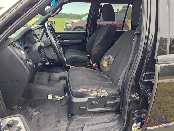 2016-ford-expedition-image-15