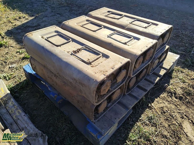 pallet-of-6-metal-army-boxes-image-3