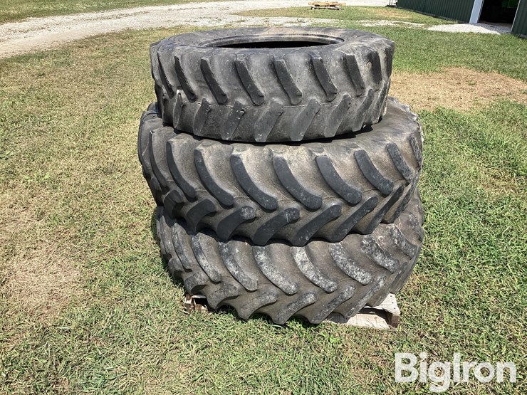 2)-16.9r30-tires-&-(1)-13.6-24-image-4