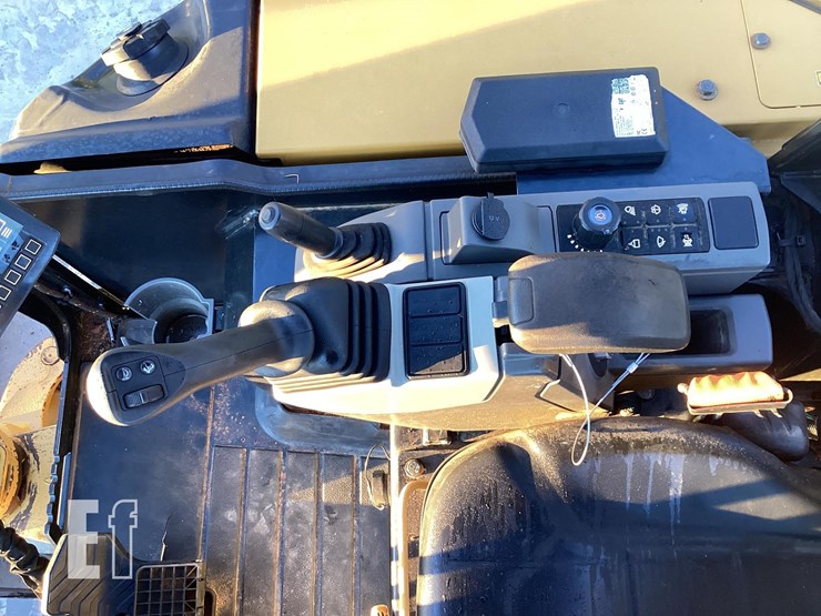 2021-caterpillar-302.7cr-image-16