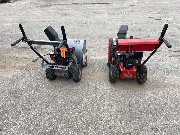 #14029-•-(2)-yard-machines-snow-blowers-(o4)-image-6