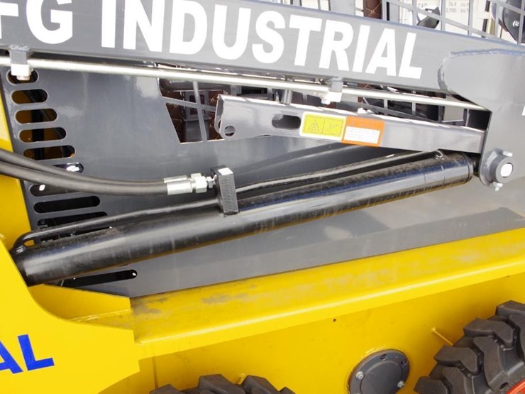 2025-cfg-industrial-skid-steer-loader-w/-cab,-rato-gasoline-engine,-30hp,-m/n-krw232,-unused-image-6