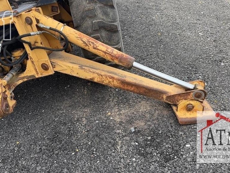 1996-ford-555d-image-9