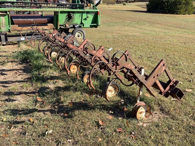6-row-3pt-cultivator-image-5