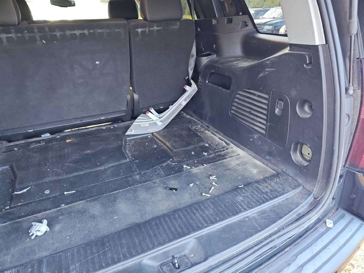 2019-chevrolet-tahoe-image-32