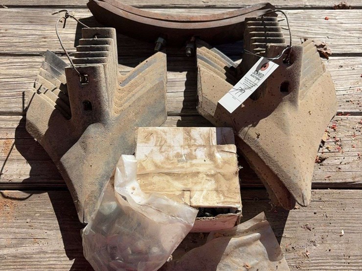 17-new-9''-knock-on-sweeps,-with-hardware-and-2-chisel-plow-points-image-1