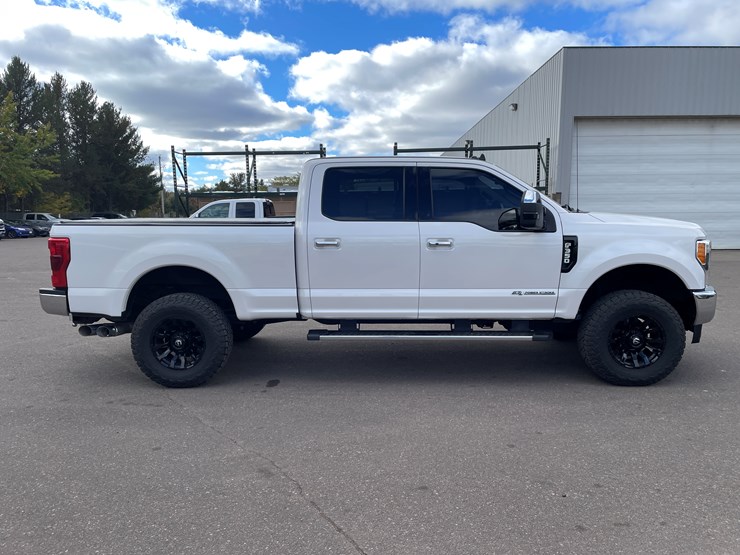 2019-ford-f350-xlt-lariat-image-4