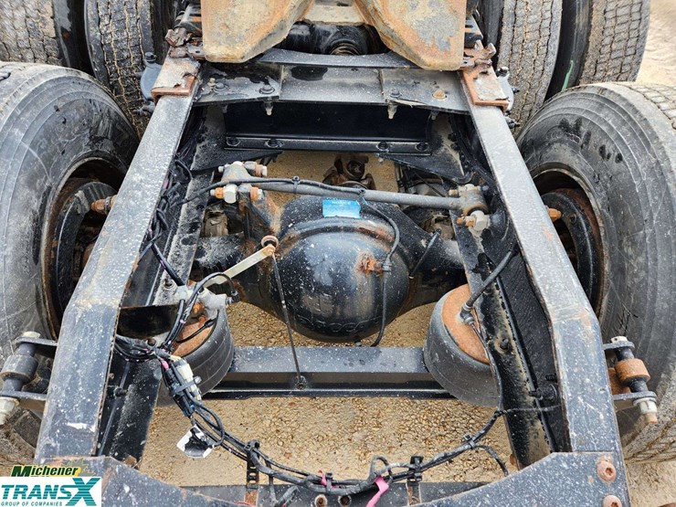 2019-peterbilt-579-image-8