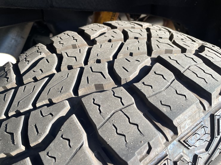 2025-chevrolet-silverado-image-41