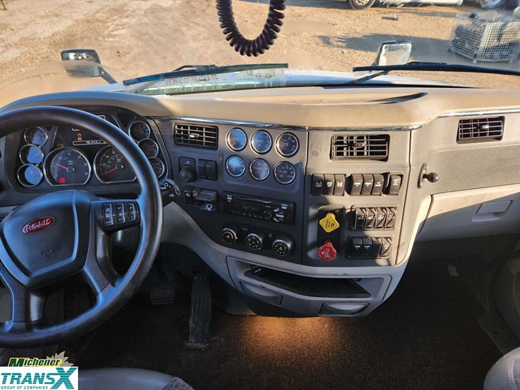 2020-peterbilt-579-image-35