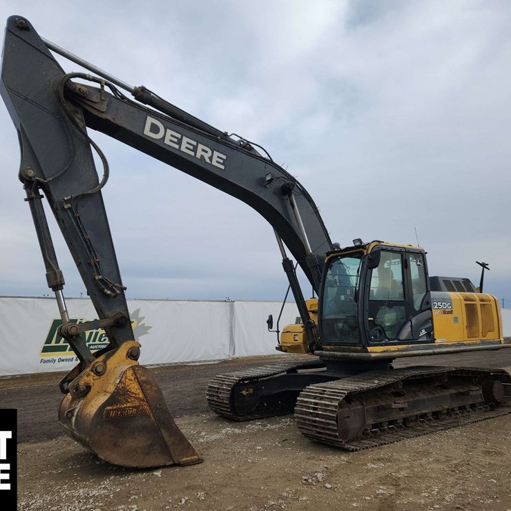 2013 John Deere 250G Excavator