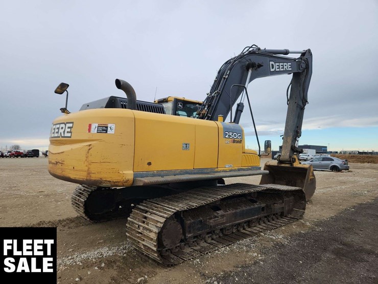 2013-john-deere-250g-excavator-image-4