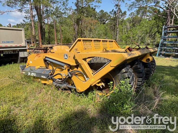 2013-deere-1812c-image-3