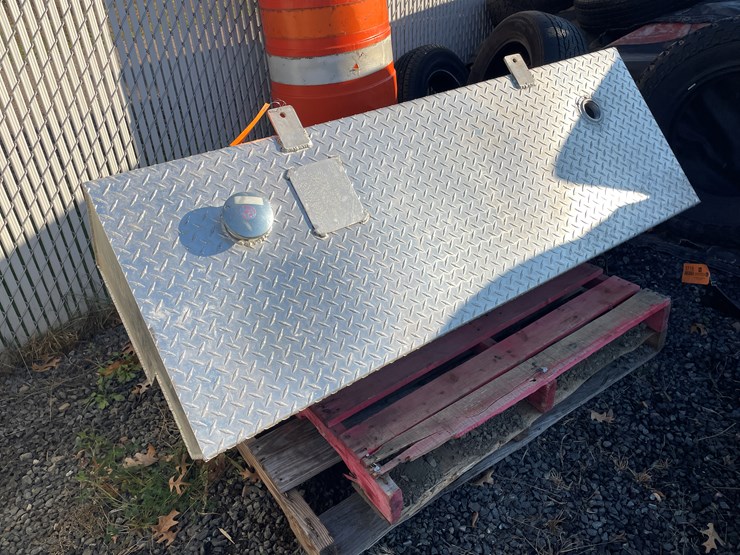 #5709-•-delta-100-gallon-truck-mount-fuel-tank-image-1