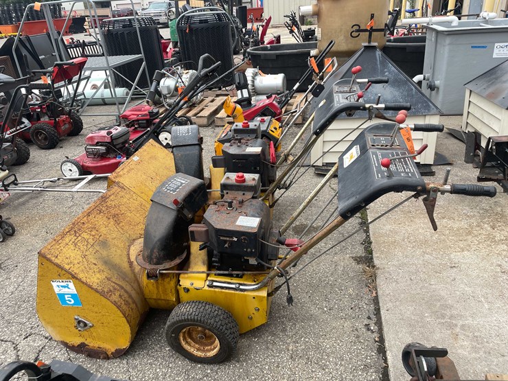 #14035-•-(2)-bolens-24"-snow-blower-(o4)-image-8