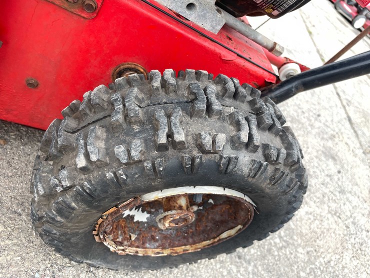 #14029-•-(2)-yard-machines-snow-blowers-(o4)-image-31