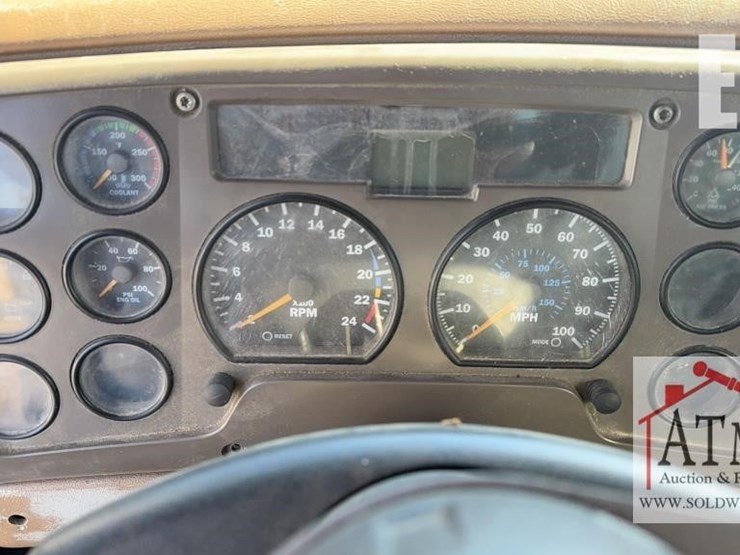 2004-mack-granite-cv713-image-34