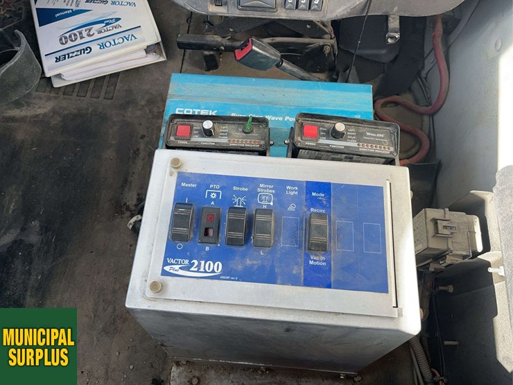 2015-western-star-4700-image-15