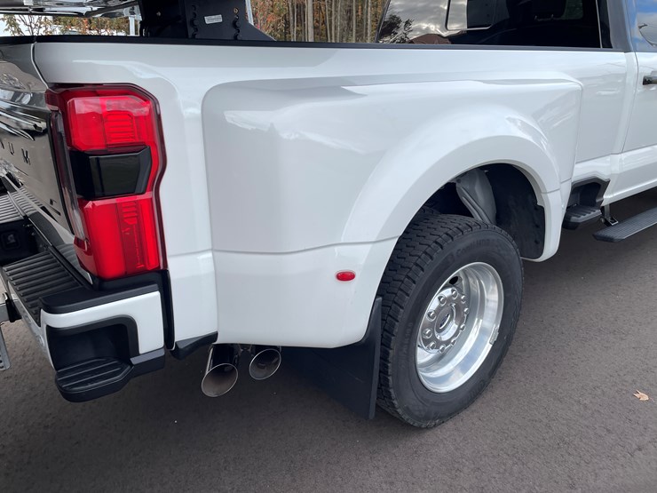 2023-ford-f450-platinum-image-34