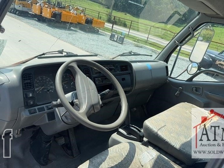 1999-mitsubishi-fuso-fe649-image-8