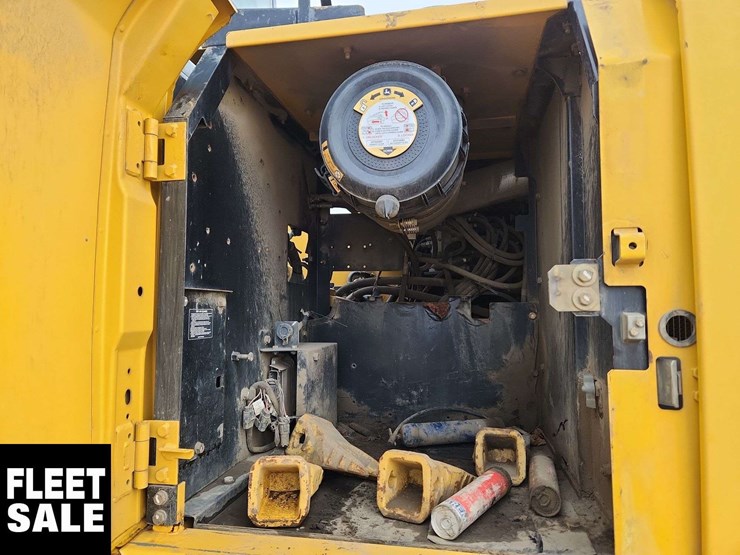 2013-john-deere-250g-excavator-image-26