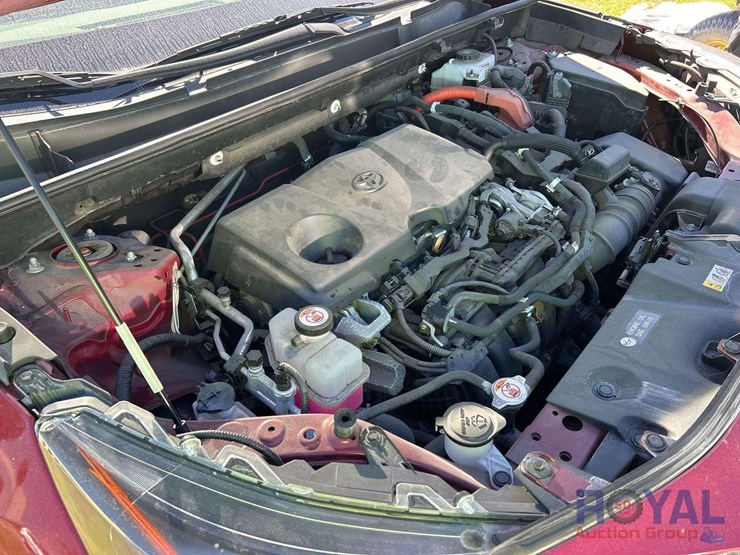 2019-toyota-rav4-le-image-8