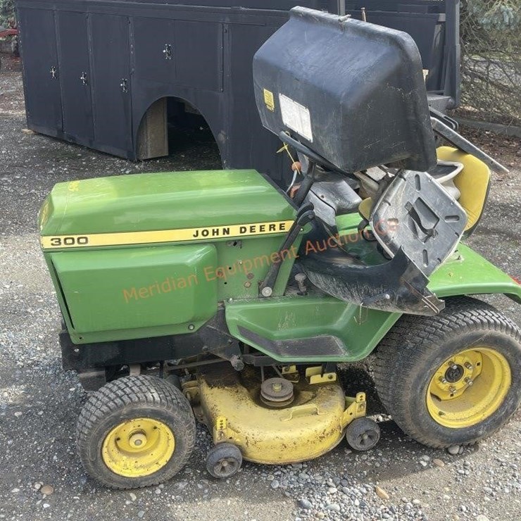 JOHN DEERE 300