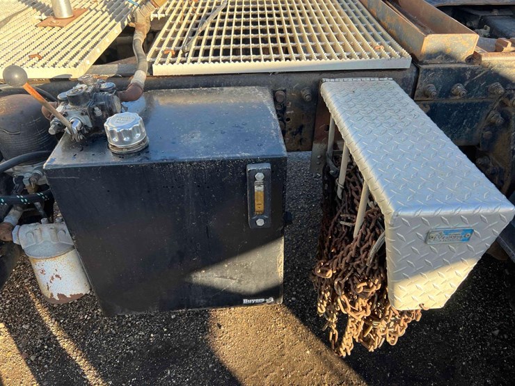 1996-peterbilt-378-image-10