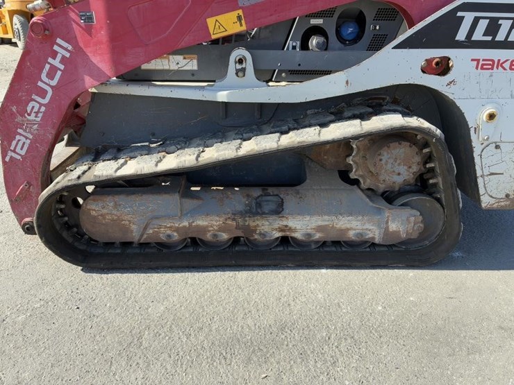 2017-takeuchi-tl12v2-image-10