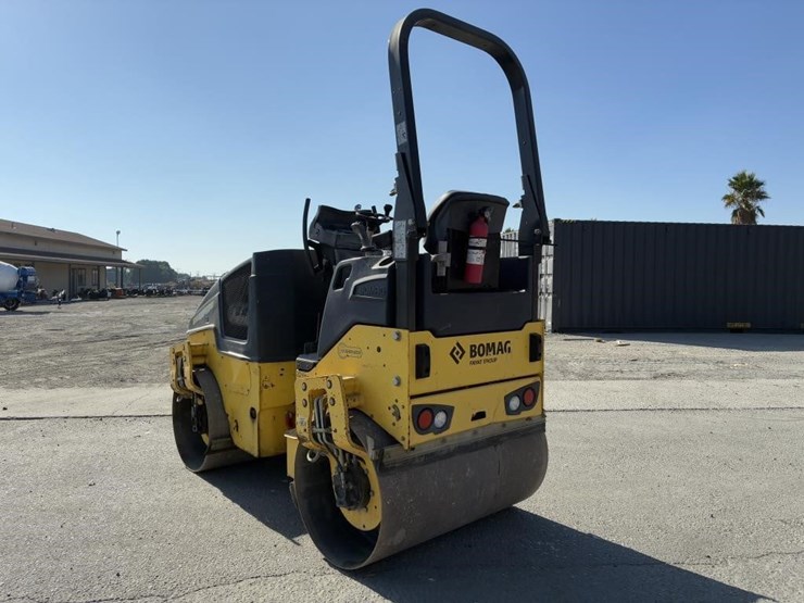 2017-bomag-bw120-image-4