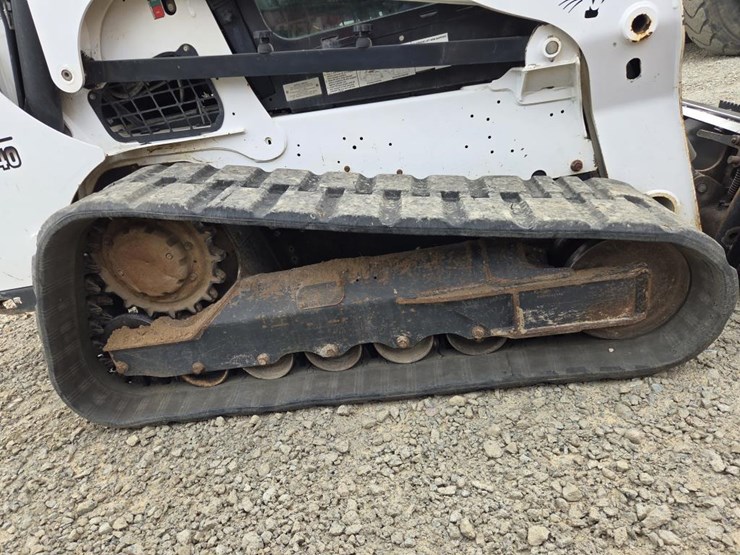 2019-bobcat-t740-image-43