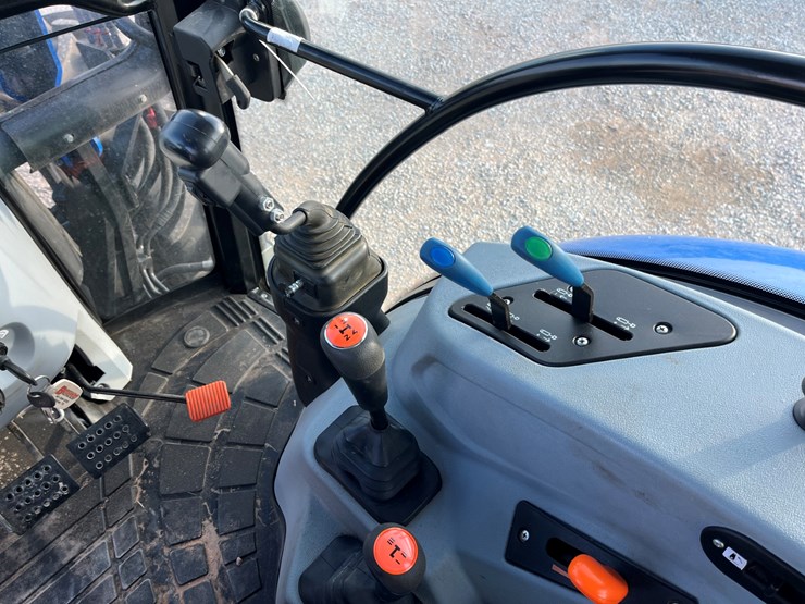 2020-new-holland-workmaster-120-image-17