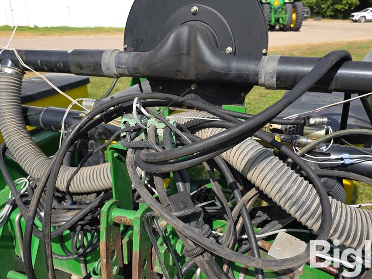 john-deere-7300-image-15