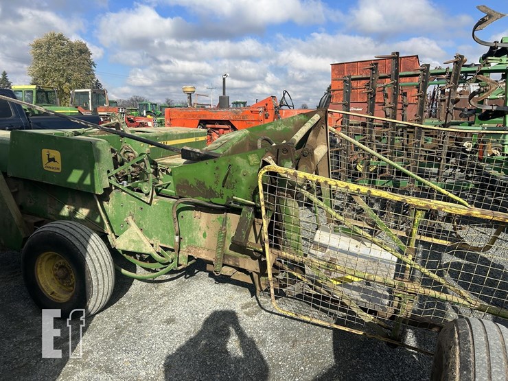 john-deere-336-image-9