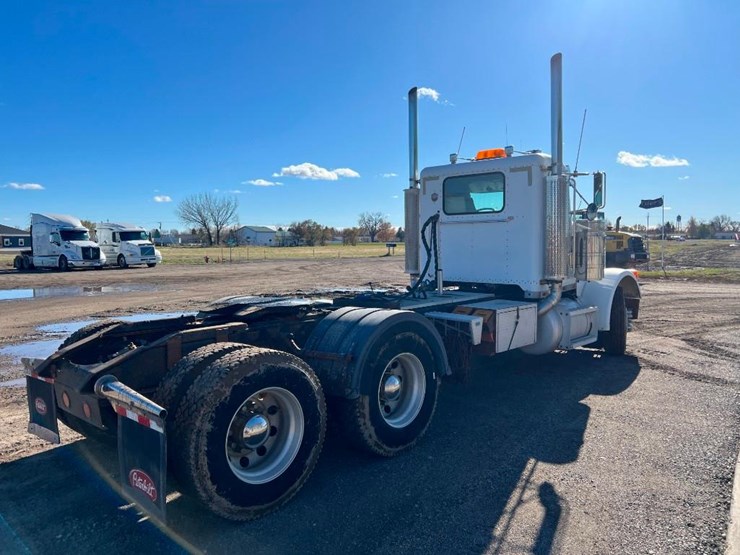 1996-peterbilt-378-image-13