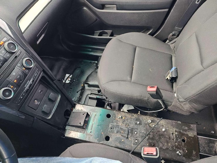 2016-ford-explorer-image-11