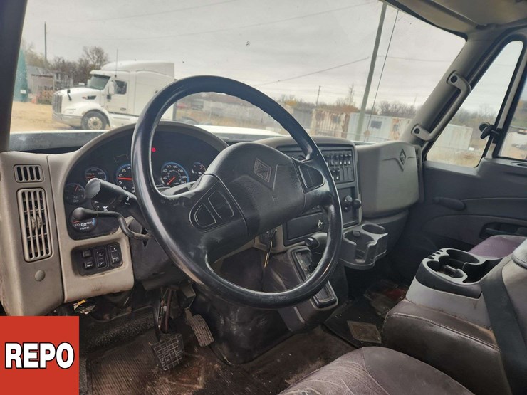 2016-international-durastar-4300-image-29