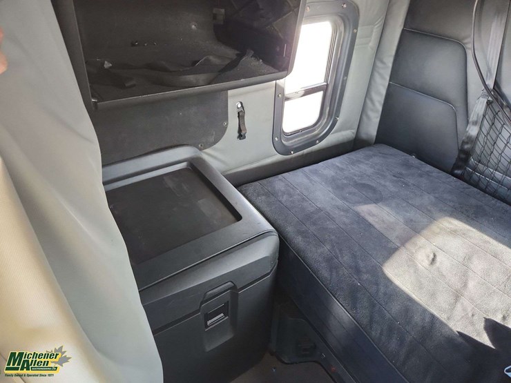 2024-western-star-57x-image-19