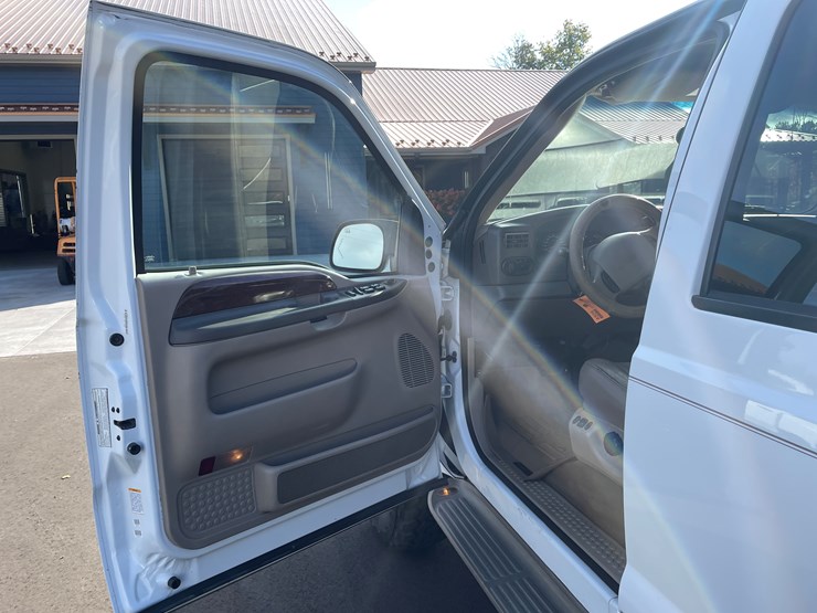 2002-ford-excursion-limited-image-73