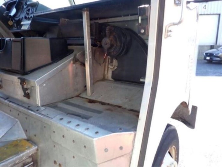 2015-freightliner-mt55-image-49