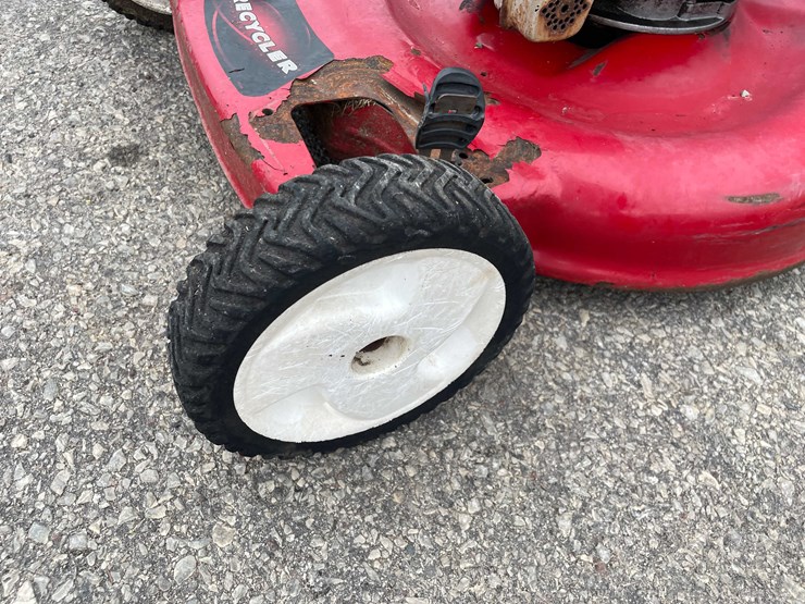 #14030-•-(2)-toro-recycler-lawn-mowers-(o4)-image-34