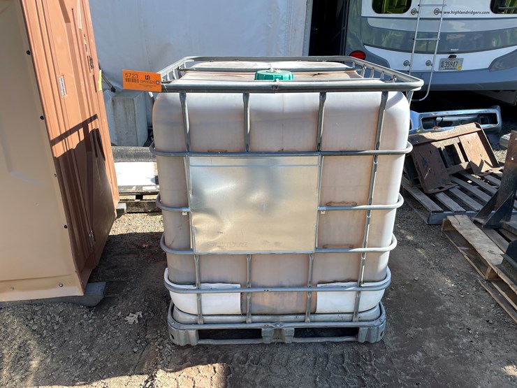 #5723-•-275-gallon-poly-tote-image-2