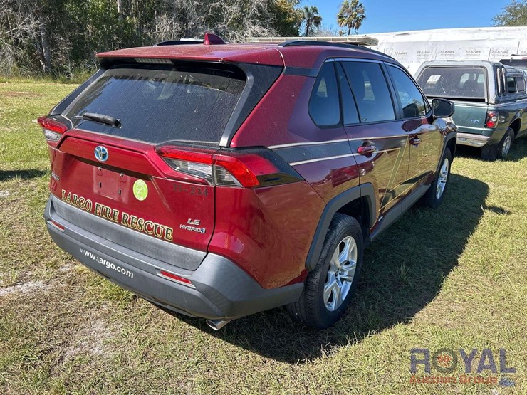 2019-toyota-rav4-le-image-3