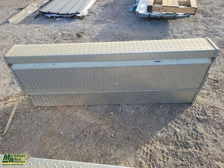 truck-bed-tool-box-67inch-image-4