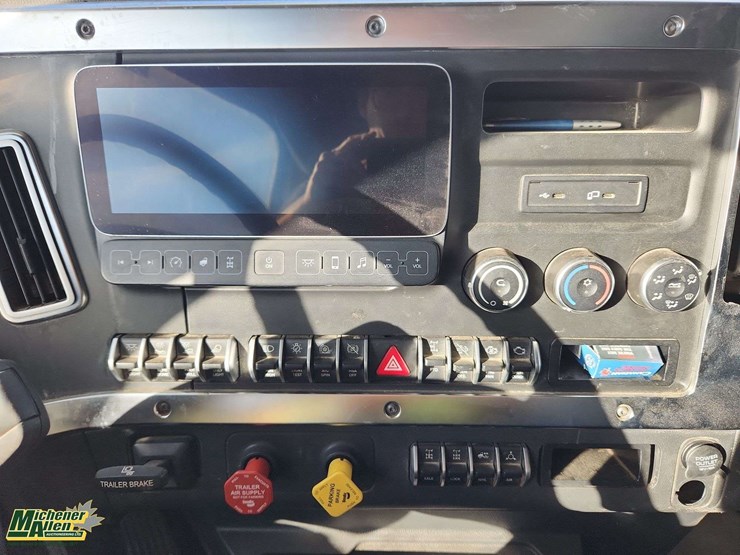 2024-western-star-57x-image-11